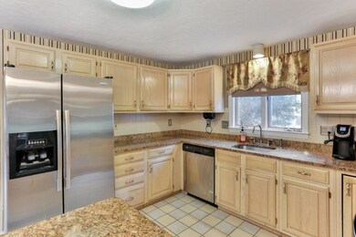 251 Trapelo Rd, Waltham, MA 02452 - photo 5