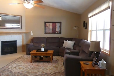 2356 Deer Prairie Dr, Neenah, WI 54956 - photo 4