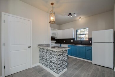 9105 Kelburn Dr unit B, Houston, TX 77016 - photo 4