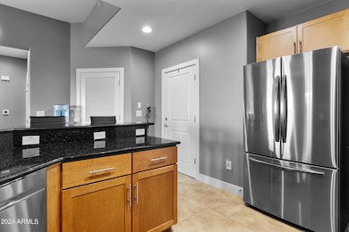945 E Playa Del Norte Dr #4024-7