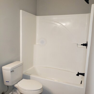 905 Woodland Ave, Shelbyville, TN 37160 - photo 3