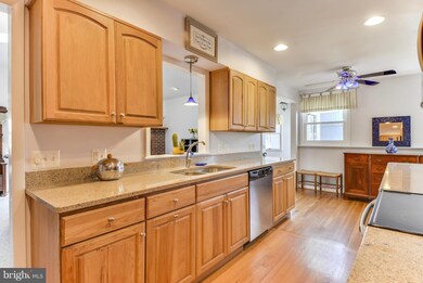 105 Magnolia Ln, Annapolis, MD 21403 - photo 4