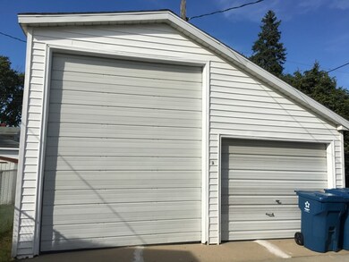 1536 Amarillo Dr, Carpentersville, IL 60110 - photo 3