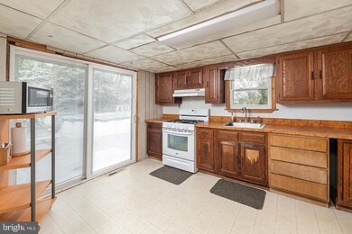 121 W Howard St, Clayton, NJ 08312 - photo 5