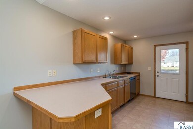 503 W Nathan St, Lake Crystal, MN 56055 - photo 7