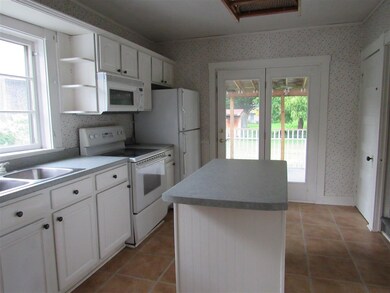 51 Kingsley Ave, Rutland, VT 05701 - photo 6