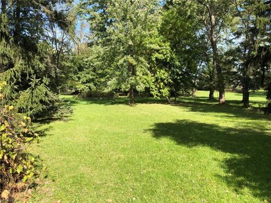 Country retreat in the city, private yard.