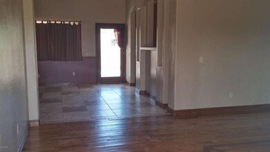 Entry-view to dining