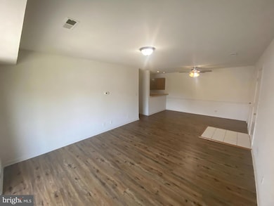 100 Chesterfield Ln unit 302, Stafford, VA 22556 - photo 6