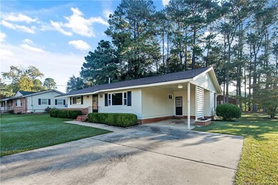 727 Berwick Dr, Fayetteville, NC 28314 - photo 3