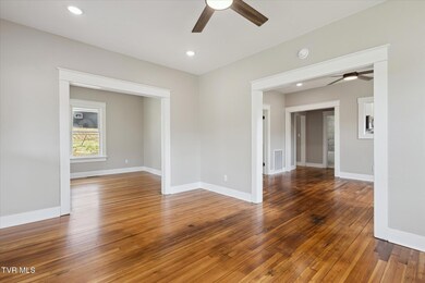06-318-Boyd-St-Erwin-TN-37650-WindowStil