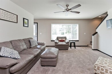 211 10th Ave SW, Cedar Rapids, IA 52404 - photo 4