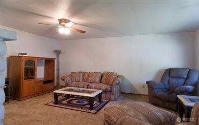 15615 SE 263rd Place, Covington, WA 98042 - photo 2