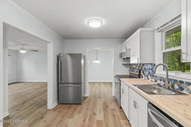 614 Henderson Dr, Jacksonville, NC 28540 - photo 7