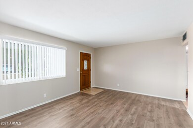 1027 E Las Palmaritas Dr, Phoenix, AZ 85020 - photo 5