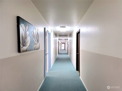 2005 Tibbetts Dr unit 308, Longview, WA 98632 - photo 2