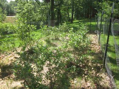 2425 W Happy Hollow Rd, Janesville, WI 53546 - photo 5