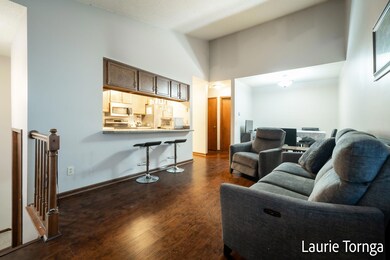 6-web-or-mls-4201-eastcastle-ct-se