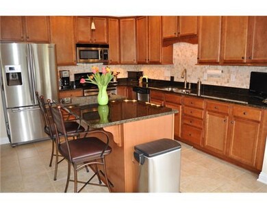 Kitchen. Granitie Countertops, Under Cabinet Light