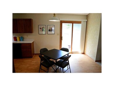 Kitchen. Eat-in Kitchen