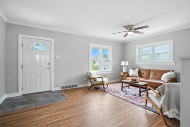 826 Wellington St SE, Cedar Rapids, IA 52403 - photo 4