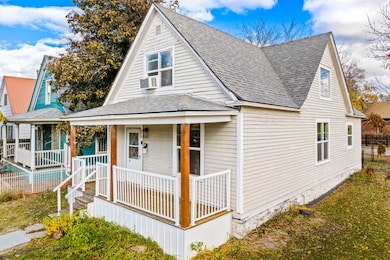 321 7th St S, Great Falls, MT 59405 - photo 2