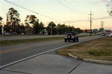 1357 N Causeway Blvd unit 4, Mandeville, LA 70471 - photo 4