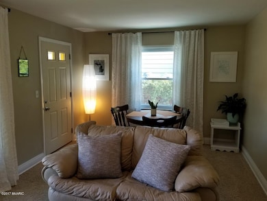 1008 Kentwood St NE, Grand Rapids, MI 49505 - photo 3