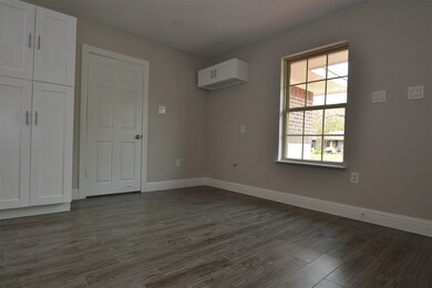 6319 Maple Hill Dr, Houston, TX 77088 - photo 5