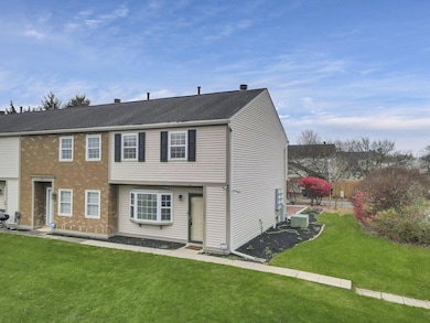 1637 Park Row Dr unit F, Columbus, OH 43235 - photo 2