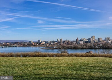 539 Bridgeview Dr, Lemoyne, PA 17043 - photo 2