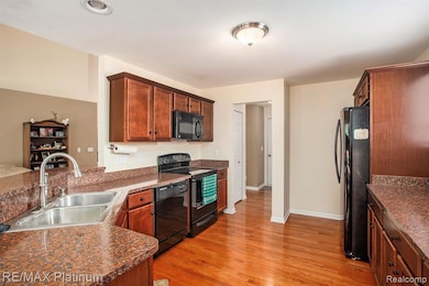 1338 Andover Cir, Commerce Township, MI 48390 - photo 4