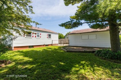 2715 Navajo Rd, Waukegan, IL 60087 - photo 3