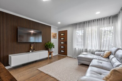 609 W Gladys Ave, Elmhurst, IL 60126 - photo 3