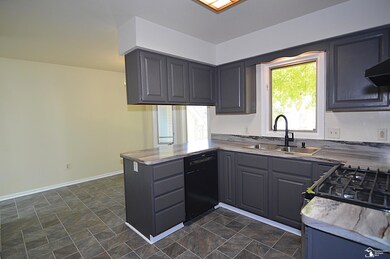 1412 Winding Way, Temperance, MI 48182 - photo 5