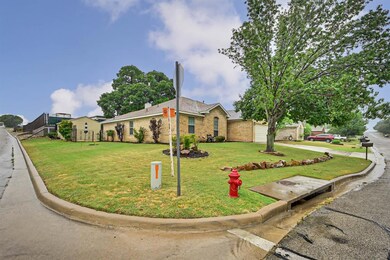 301 Sweetwater Dr, Weatherford, TX 76086 - photo 4