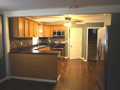 917 N Linden Ave, Waukegan, IL 60085 - photo 6