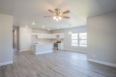 403 Royal St, Cleburne, TX 76031 - photo 6