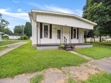 439 W Mckeever St, Andrews, IN 46702 - photo 2