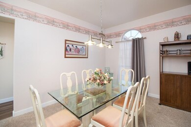 5) FORMAL DINING