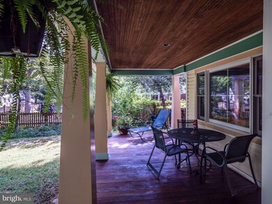 409 Chestnut Ave, Washington Grove, MD 20880 - photo 2