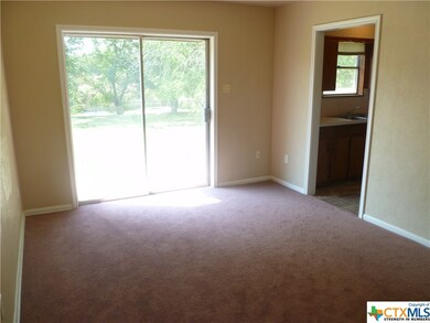 930 Randa St, Copperas Cove, TX 76522 - photo 5