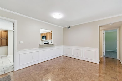 3402 Latania Dr unit 322, Tampa, FL 33618 - photo 5