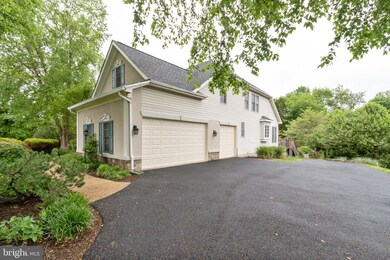 2813 Crossfields Way, Herndon, VA 20171 - photo 3