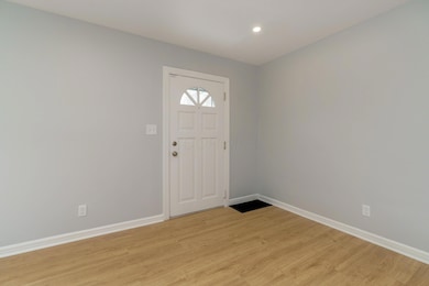 2228 Holt Ave, Columbus, OH 43219 - photo 5