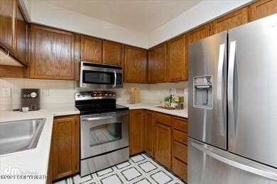 11-Kitchen 20210722-DW-3465_Final