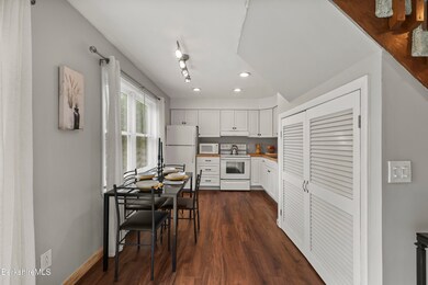 60 Kitchen