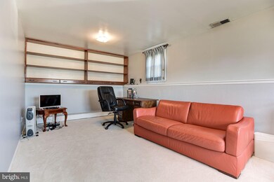 1200 Sparrow Ct, Halethorpe, MD 21227 - photo 3