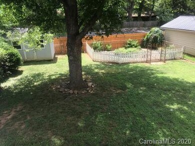 221 N Oak St, Statesville, NC 28677 - photo 6