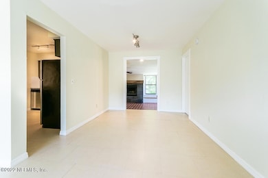 4822 Tara Woods Dr E, Jacksonville, FL 32210 - photo 5